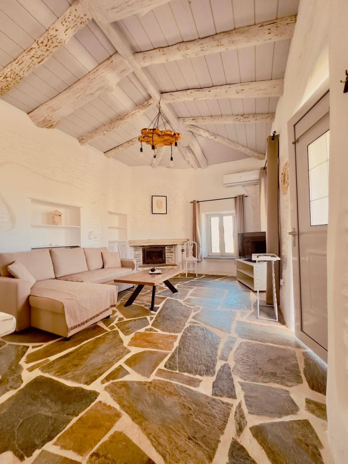 Richie'S Sea View Romantic Residences Ipsila Exterior photo